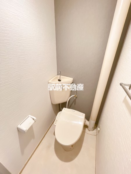 トイレ　※写真は同型別室