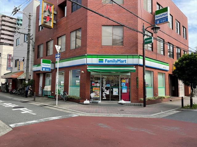 コンビニ　ファミリーマート（コンビニ）まで1648m
