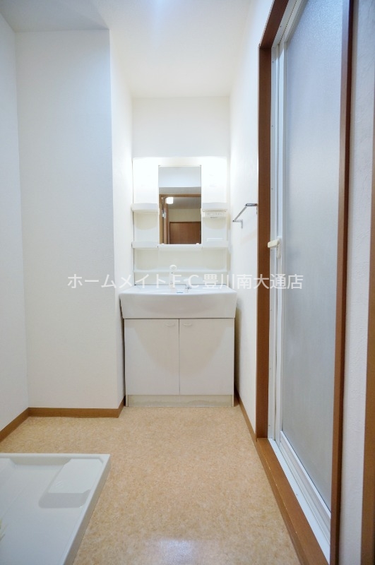 洗面設備　同型別部屋写真