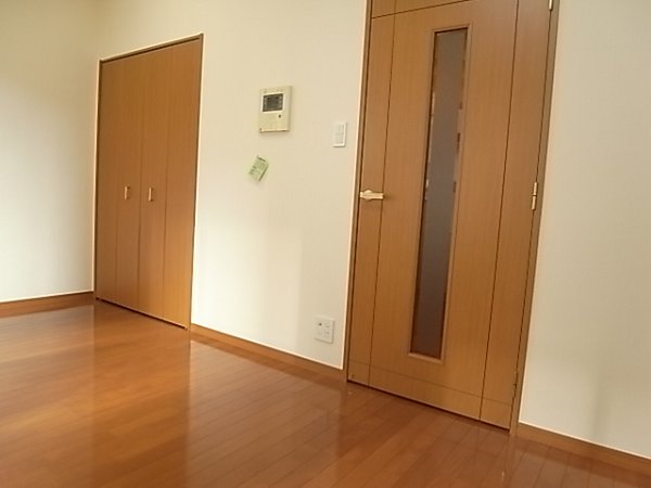 居室・リビング　※別部屋の参考写真です。