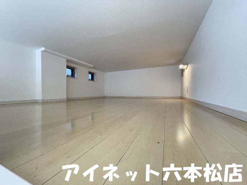 その他部屋・スペース　こちら寝室にいかがでしょうか。