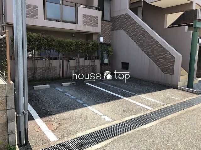 駐車場　サクシード甲子園