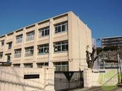 中学校　神戸市立舞子中学校（中学校）まで1694m
