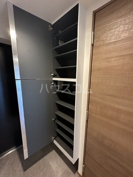 RELUXIA中野江古田の玄関写真