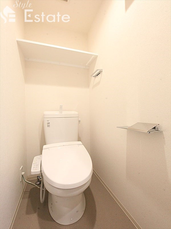 地下鉄鶴舞線 大須観音駅 徒歩4分 15階建 築3年のトイレ写真