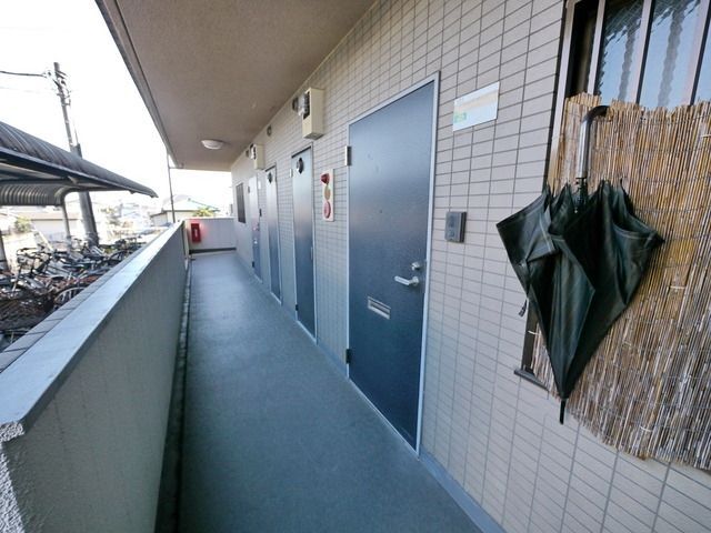 西武狭山線 下山口駅 徒歩5分 3階建 築31年の外観写真
