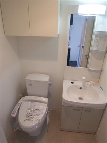 ＪＲ埼京線 北赤羽駅 徒歩7分 9階建 築15年のトイレ写真