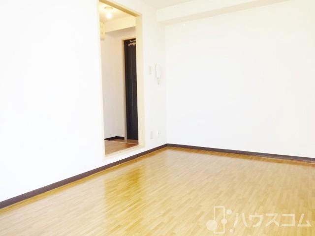 玄関　玄関を開けても直接お部屋を覗かれる事はありません。