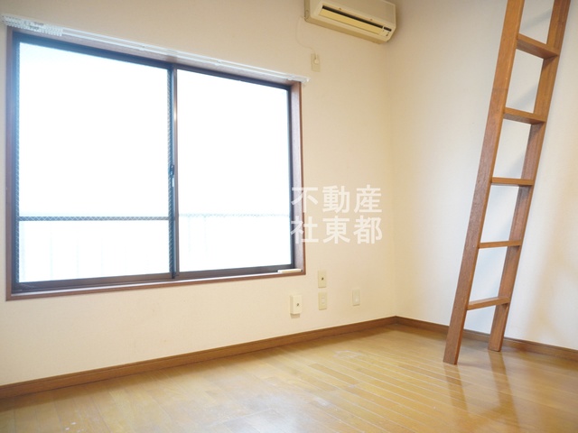 居室・リビング　室内は落ち着いたぬくもりのあるフローリングです☆