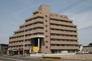 建物外観　存在感のある建物！お友達にも自慢？出来ちゃいそう・・