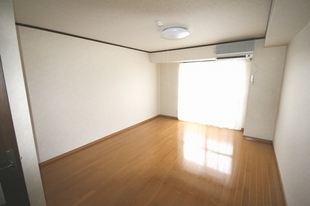 居室・リビング　１０帖洋室　あなたの素敵なお部屋にしてね♪