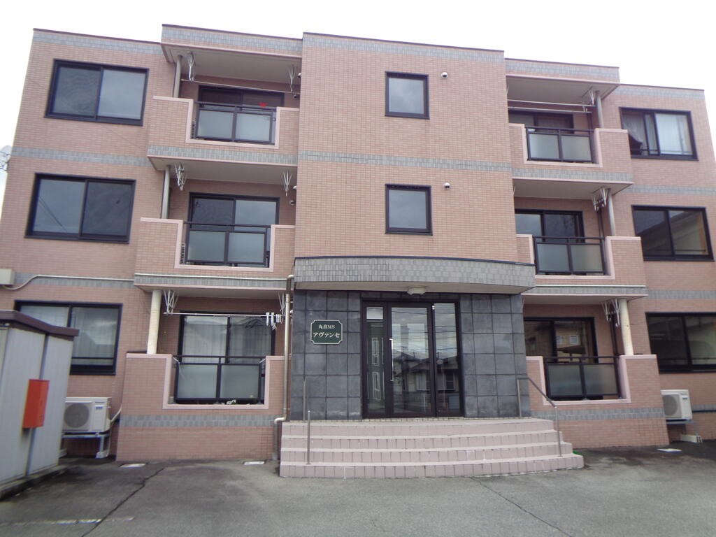 建物外観　外観　南向き。