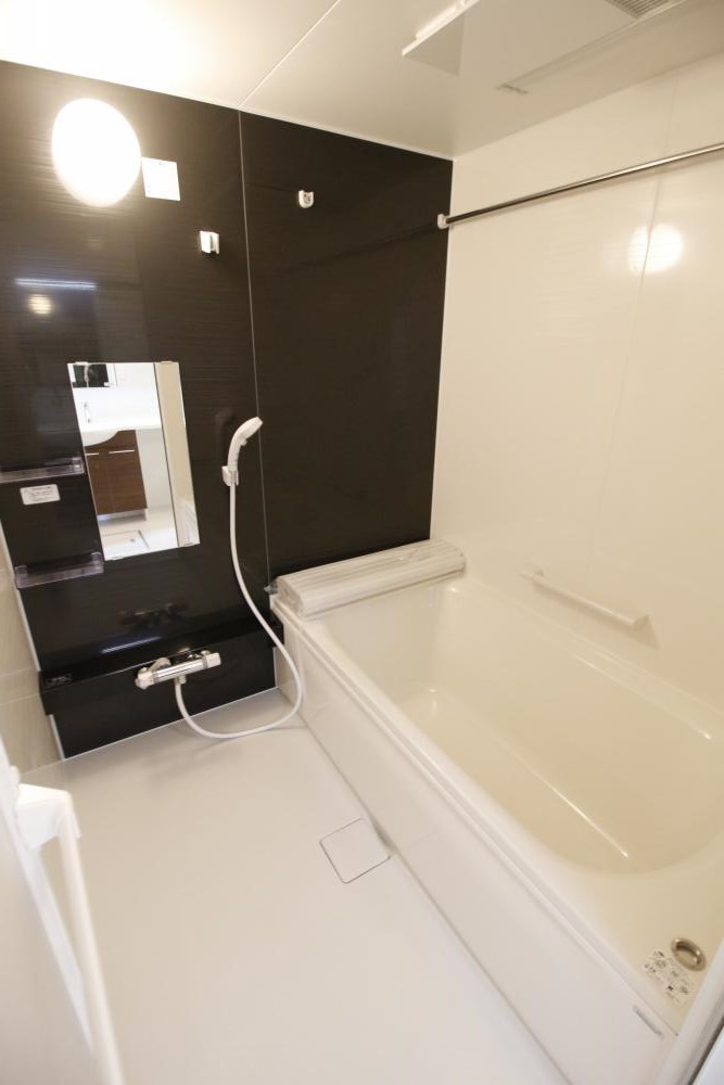 バス・シャワールーム　別タイプのお部屋の写真です