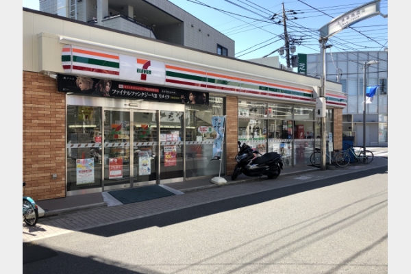 コンビニ　セブンイレブン上井草駅前店（コンビニ）まで126m