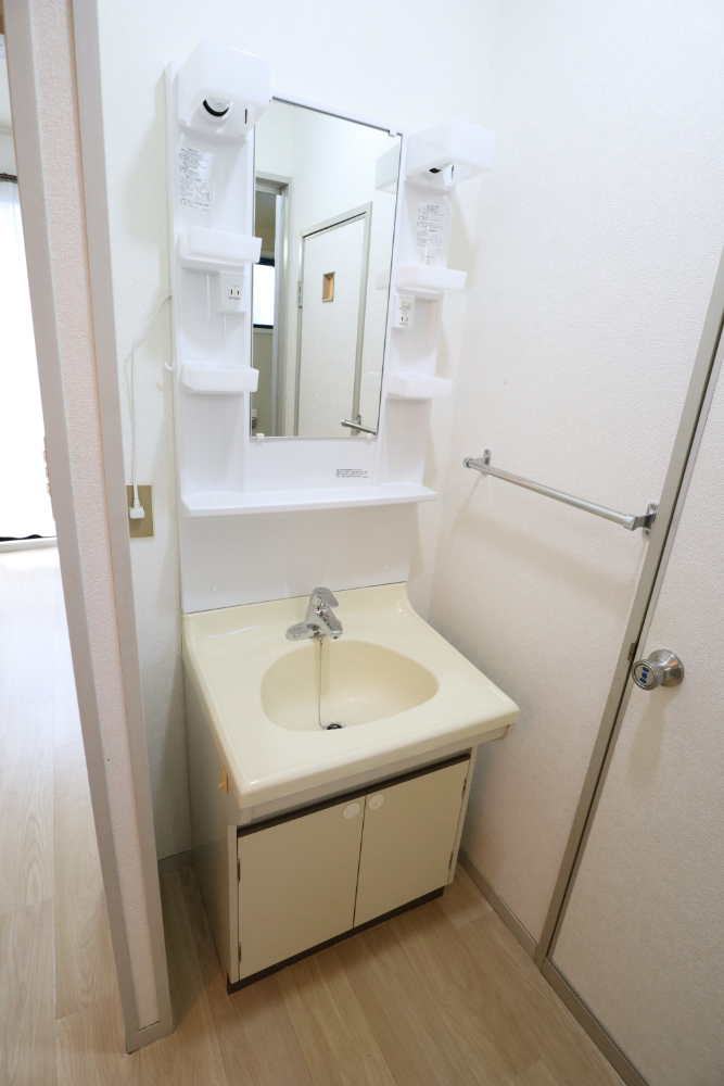 洗面設備　独立型の洗面台
