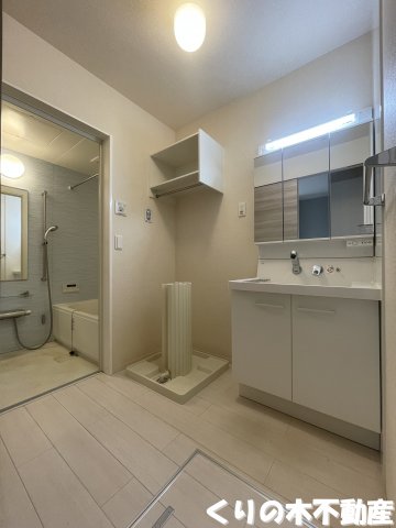 洗面設備　スペースが確保できる洗面所です