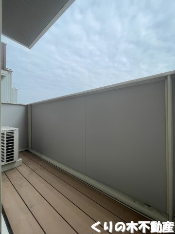 バルコニー　陽当たり良好なバルコニーです