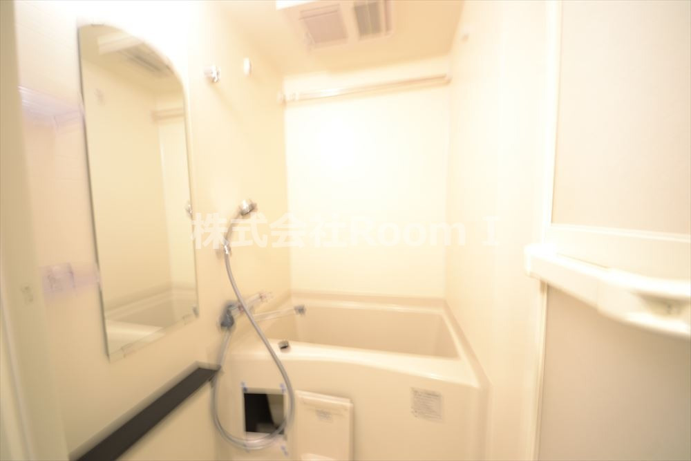 バス・シャワールーム　落ち着いた空間のお風呂です