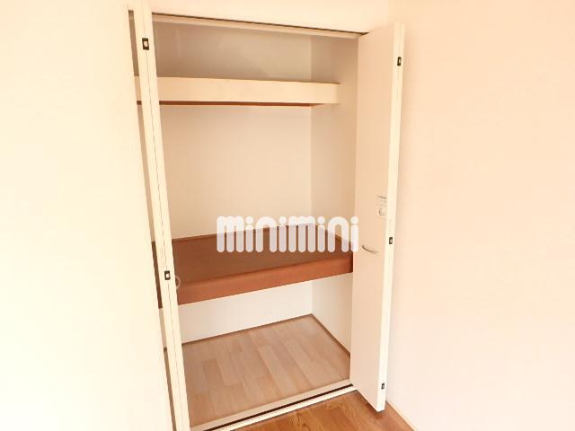 収納　収納スペースは奥行きもタップリございます