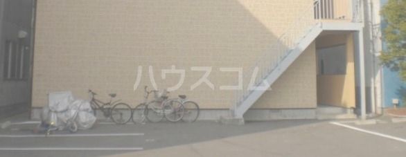 【袋井市川井のアパートの駐車場】