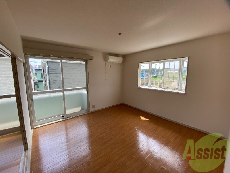 居室・リビング　いろいろな家具の配置を考えられそうですね。