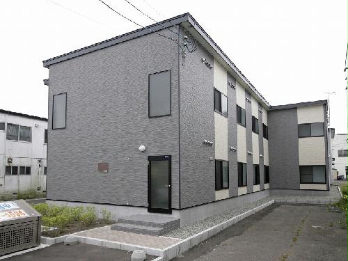 レオパレス若松町の建物外観