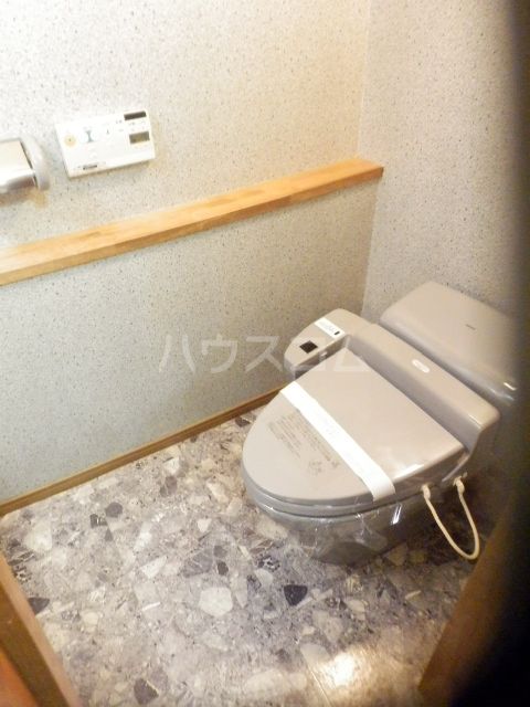 【ハウスナカザワＦ棟のトイレ】