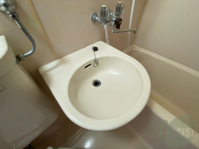 洗面設備　洗面台。身支度にはかかせないですよね～。