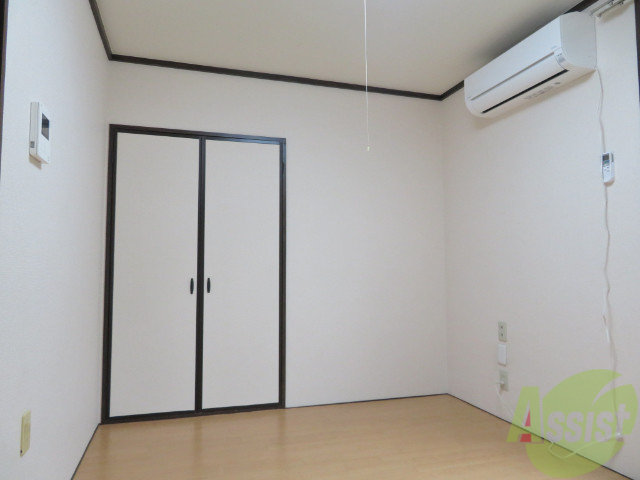 居室・リビング　こちらはリビングです。明るくていいですね。