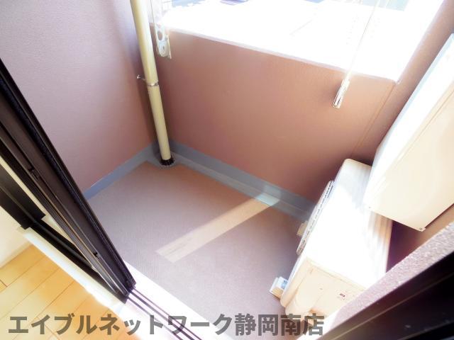 バルコニー　お洗濯にも便利なバルコニー付き