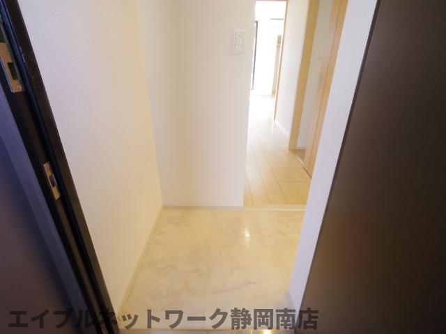 玄関　シンプルで使いやすい玄関です