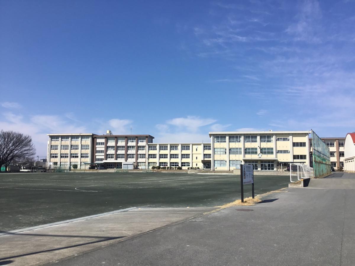 中学校　一宮市立丹陽中学校（中学校）まで502m