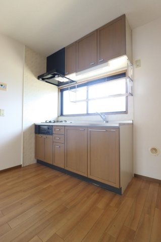 キッチン　コンパクトなキッチンで掃除もラクラク