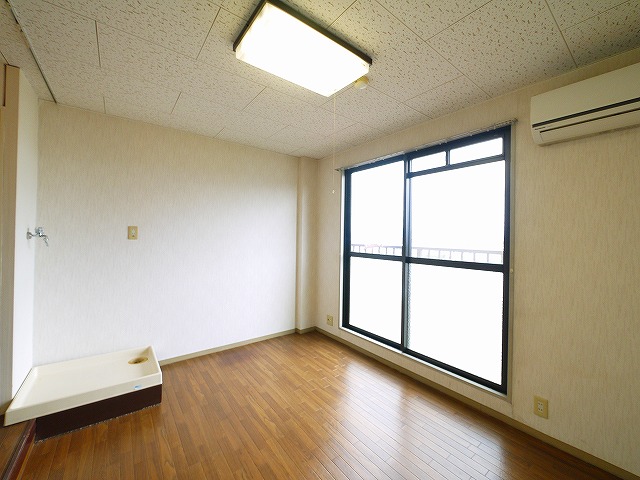 その他部屋・スペース　落ち着いて過ごせるお部屋なので、寝室にいかがでしょうか