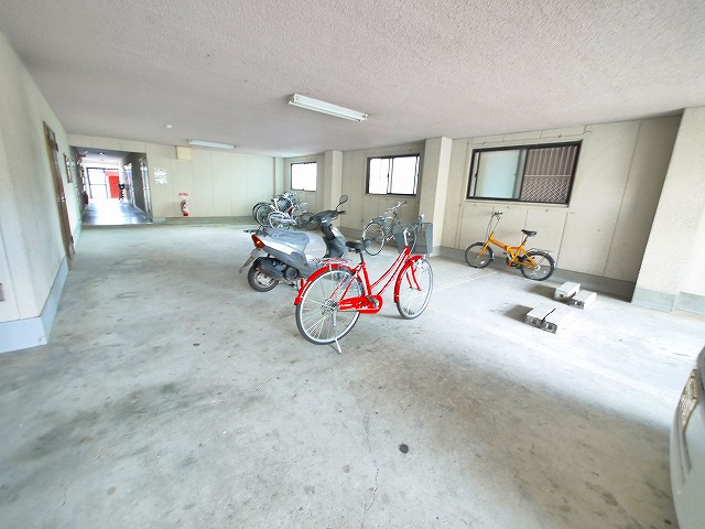 エントランス　建物の内部です