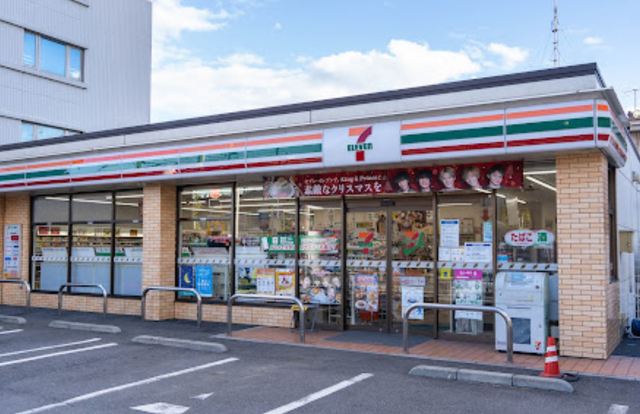 コンビニ　セブンイレブン江戸川東小岩4丁目店（コンビニ）まで408m