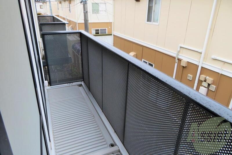 バルコニー　バルコニーは洗濯物もしっかり干せそうな広さです。