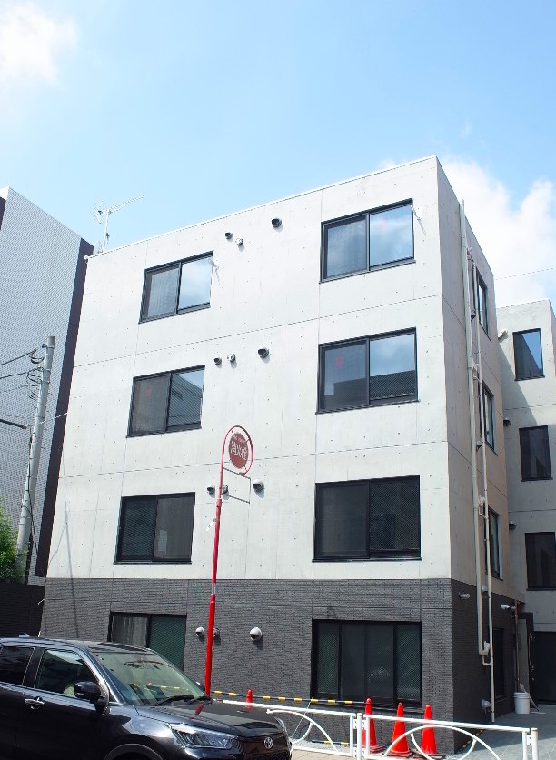 建物外観　4階建て築浅物件
