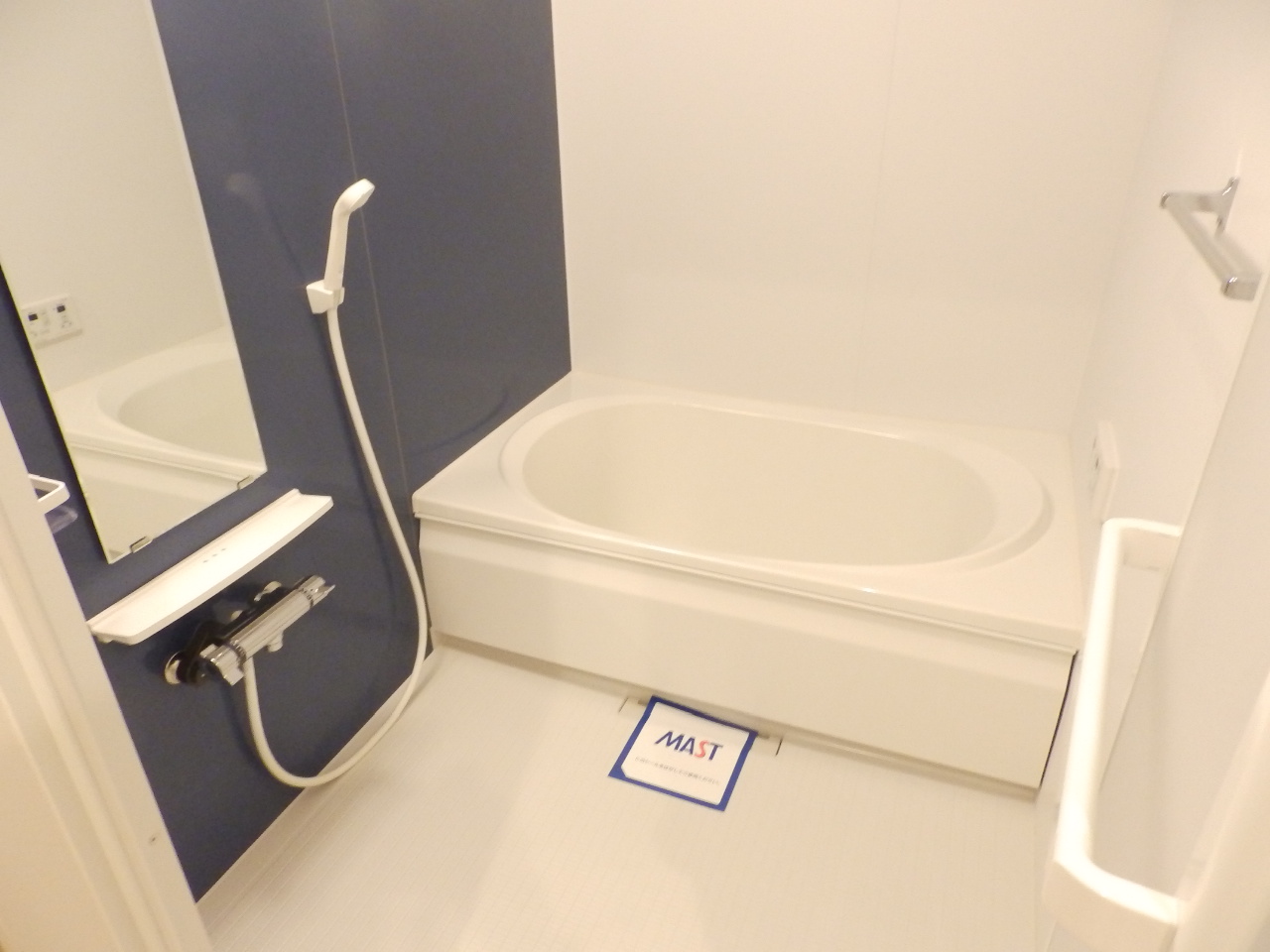 バス・シャワールーム　追い焚き出来ます