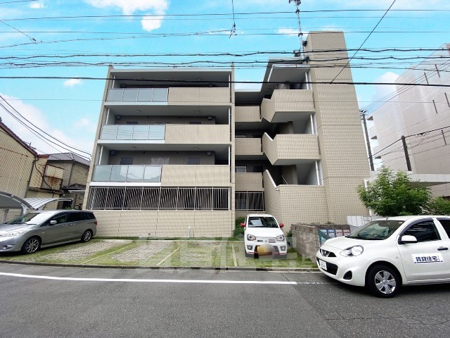 名古屋市中村区長戸井町のマンションの建物外観