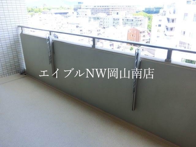 【岡山市北区内山下のマンションのバルコニー】