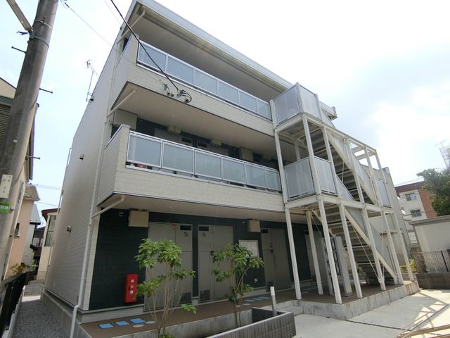 松戸市小金のマンションの建物外観