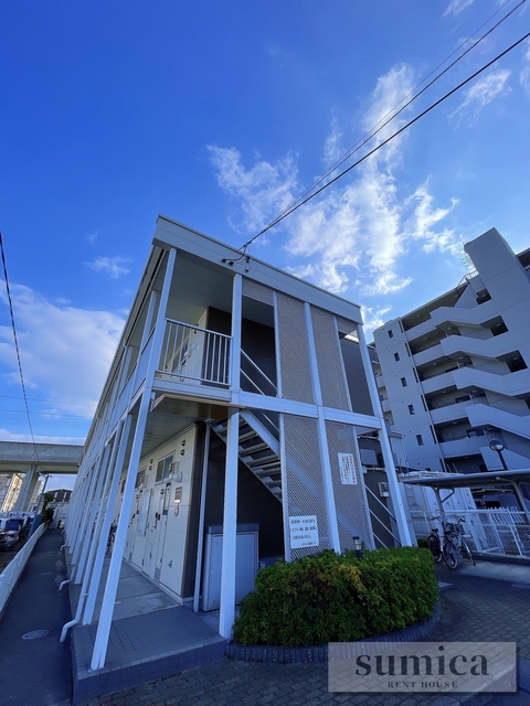 泉大津市春日町のマンションの建物外観