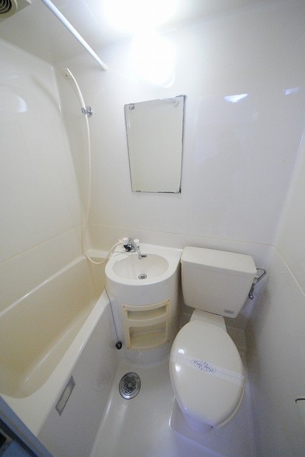 バス・シャワールーム　写真は４０５号室