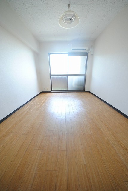 居室・リビング　写真は４０５号室