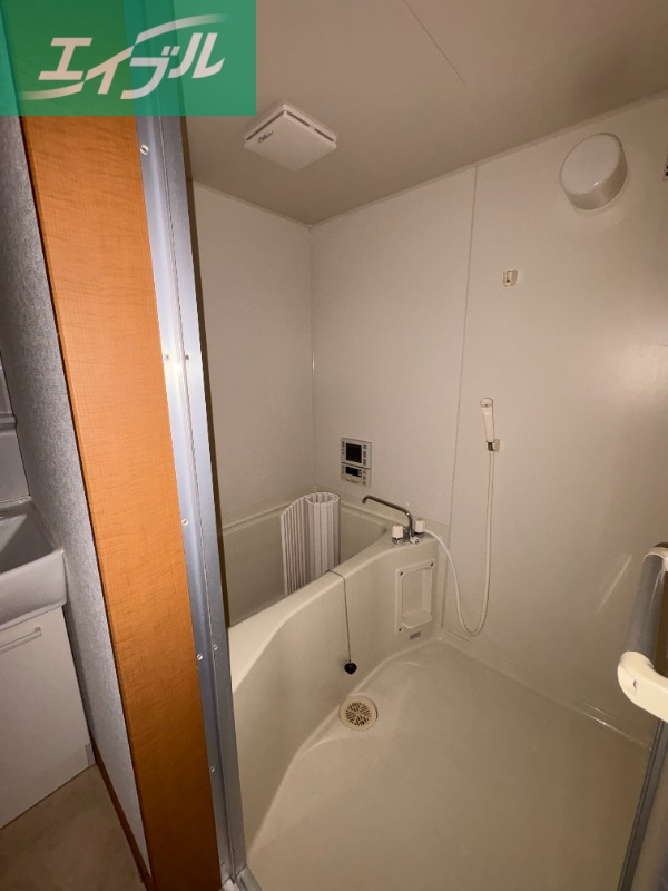 バス・シャワールーム　別のお部屋の写真です。実際とは異なります。