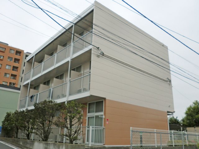 横浜市中区打越のマンションの建物外観