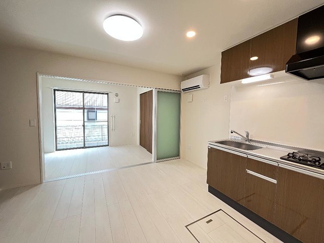 居室・リビング　日当たり良好の明るいお部屋♪