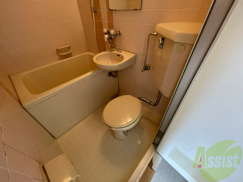 バス・シャワールーム　ユニットバスです。疲れを癒すのに欠かせませんね！