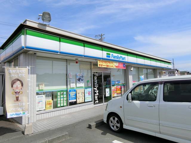 コンビニ　ファミリーマート（コンビニ）まで461m